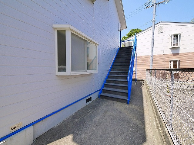 クリスタルハイツのその他共用部分|共用階段です