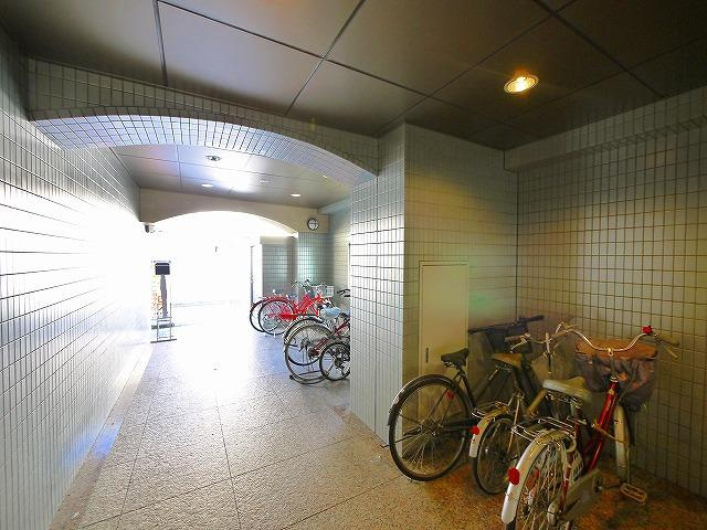 RIVER　SIDE川端のその他共用部分|自転車置き場が入り口付近になります。