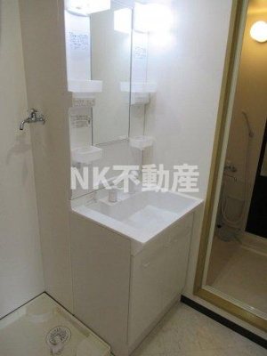 【洗面所】 | ラガーパレス花園（東花園賃貸） | 朝の身支度には欠かせない独立洗面化粧台