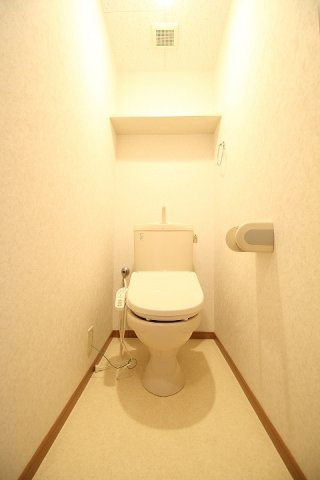 Y.Mジェイドのトイレ|清潔感のあるトイレです