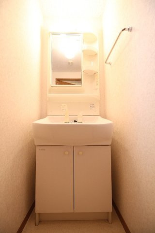 Y.Mジェイドの独立洗面台|独立洗面台、朝の身支度には欠かせません