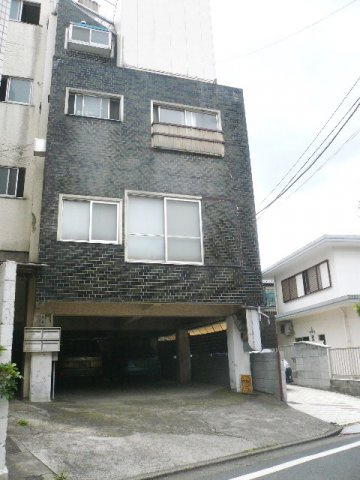 鈴木ビルの外観