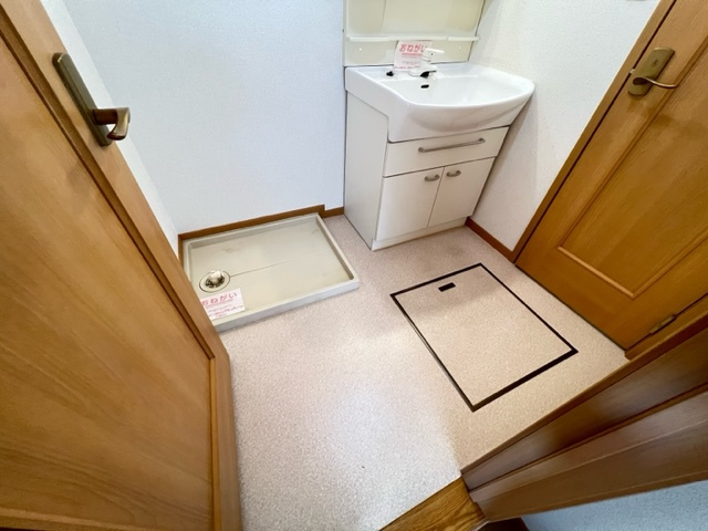 スールブローテの洗面所