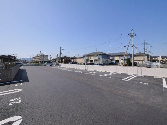 コーポ大安寺Ⅱの駐車場|駐車スペースもあります