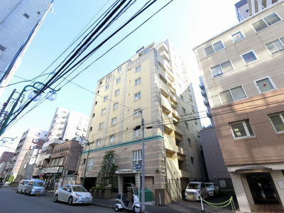 【外観】 | リブゼ横浜ベイモール | 南西角部屋につき採光・通風良好。廊下側も人通りが少なくプライバシーを保てます♪