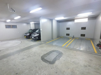【駐車場】