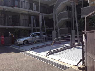 【駐車場】