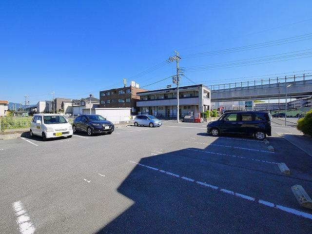 フェアリー　Ｂ棟の駐車場|駐車場に車を止められます