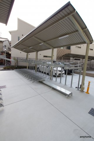 アドバンス西梅田ラシュレ　仲介手数料無料の駐車場