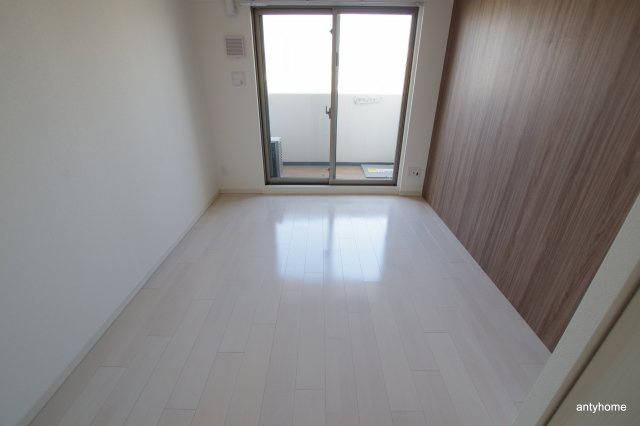 アドバンス西梅田ラシュレ　仲介手数料無料の洋室