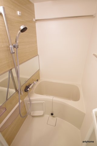 アドバンス西梅田ラシュレ　仲介手数料無料の浴室