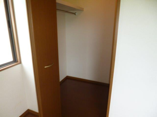 コートタウン西岡Ｂの収納|ウォークインクローゼット