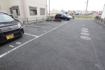 【駐車場】 | 桜ステージ | カースペースがあります