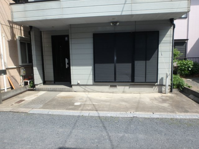 鶴ヶ丘ＴＳ貸家の駐車場