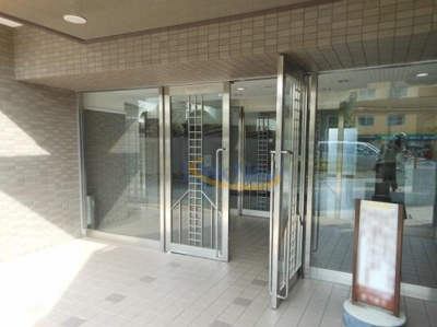 【その他共用部分】 | パークプラザ北梅田 | 中津商店街徒歩1分、中津中央区公園・大阪市立スポーツセンターも徒歩2分の近さ。アクセスも生活利便施設にも恵まれた都心生活の快適さを享受できる立地です。