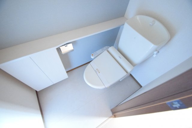 プランドールのトイレ|落ち着いた色調のトイレです（別間取り）