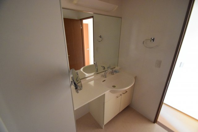 プランドールの独立洗面台|朝の身支度には欠かせない独立洗面化粧台（別間取り）