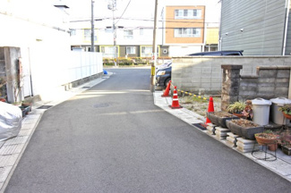 【前面道路含む現地写真】