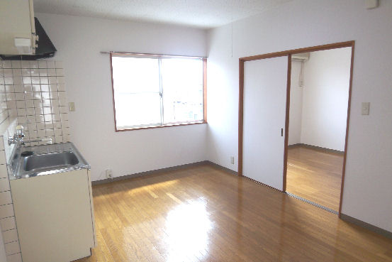 スカイハイツⅡの居間・リビング|反転有り