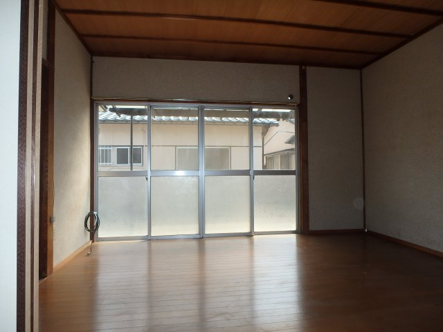 中島　戸建ての洋室