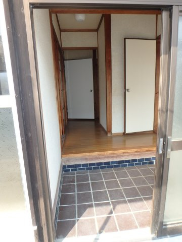 中島　戸建ての玄関