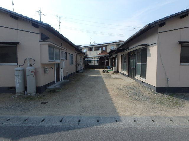 中島　戸建ての駐車場