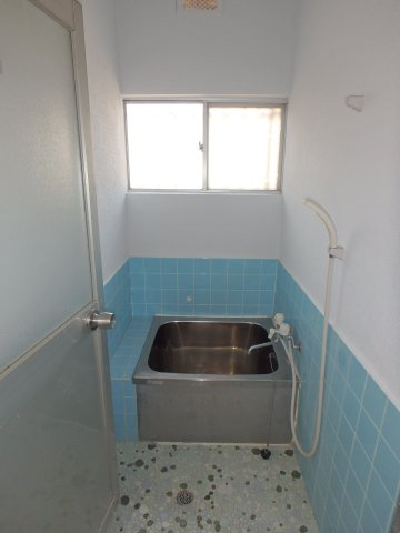 中島　戸建ての浴室