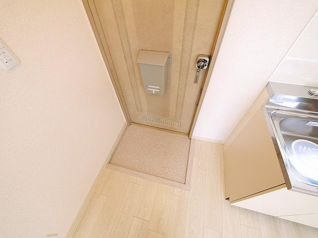 タウニィ箕山の玄関|明るい玄関です