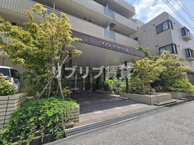 メゾンリヴィエール道場北のエントランス