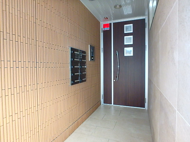 DCT加古川駅前ビルのエントランス