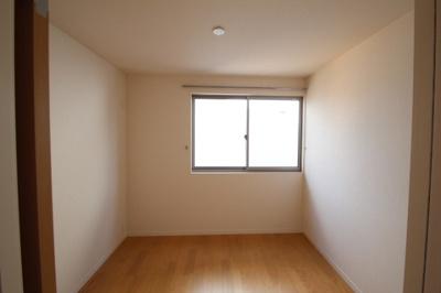 【子供部屋】 | グレーシア | 落ち着いた色調の洋室です
