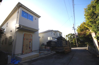 【前面道路含む現地写真】 | 2号棟　前面道路含む現地（2017年12月）撮影