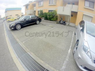 【駐車場】