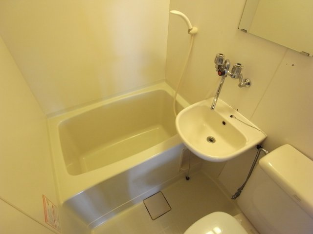 兼山マンションの浴室