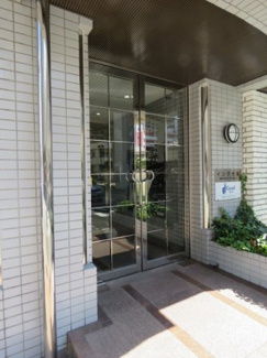 【エントランス】 | 落ち着いたエントランスです