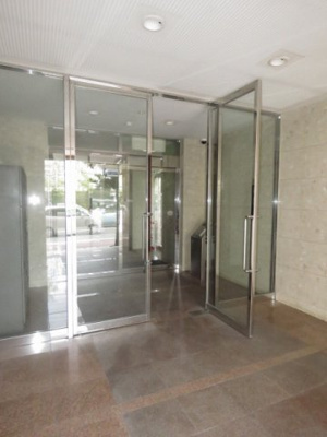 【エントランス】 | アヴェニール山荘通り | エントランスです