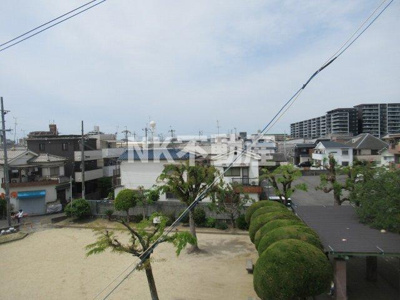 【バルコニー】 | アルカサールYOSHIYANI（アルカサールヨシタニ）（若江岩田賃貸） | 外からの目が気にならないバルコニーで洗濯物が干せます