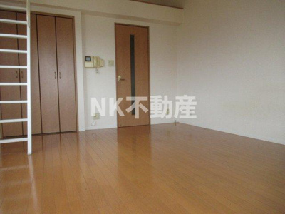 【居間・リビング】 | アルカサールYOSHIYANI（アルカサールヨシタニ）（若江岩田賃貸） | 洋室です