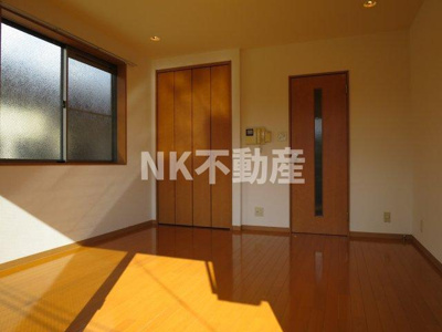 【居間・リビング】 | アルカサールYOSHIYANI弐番館（アルカサールヨシタニ）（若江岩田賃貸） | 洋室です