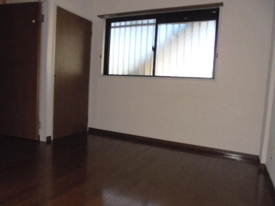 【洋室】 | ル・ソレイユ・メゾン | 玄関横6帖洋室★