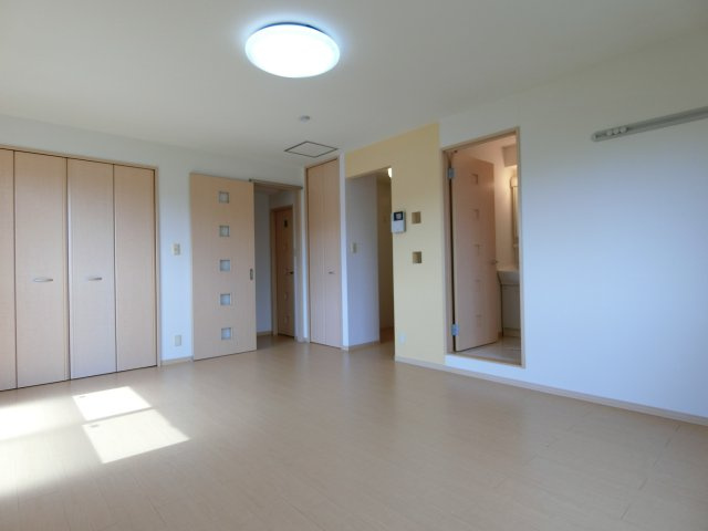 イーグルス・アイB棟の居間・リビング