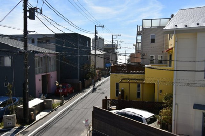 【展望】 | 稲村ケ崎２丁目新築一戸建て（海見えます） | ２階バルコニーからも通りの向こうから海を臨むことができます。
