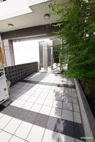 レオンコンフォート新梅田　仲介手数料無料のエントランス
