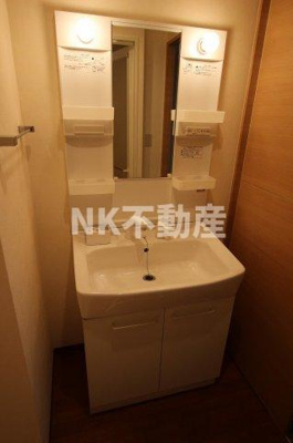 【洗面所】 | グランガーデン足代新町（布施賃貸） | 忙しい朝には欠かせない洗面所です