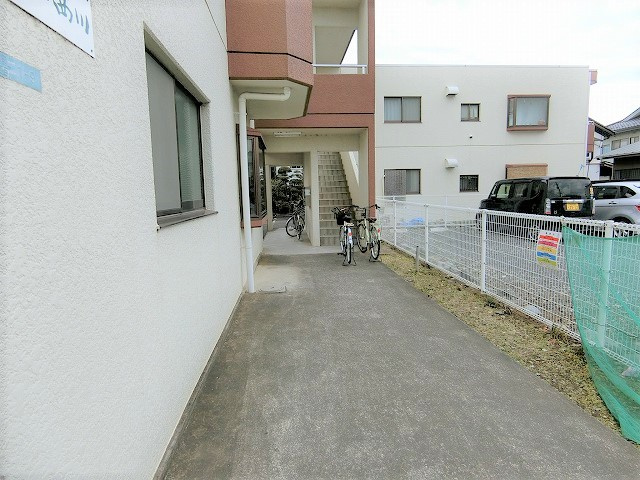 サンライズ西川のエントランス