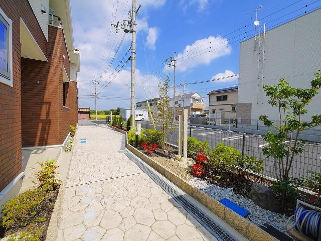 クレールコートのその他共用部分|清潔なエントランスです