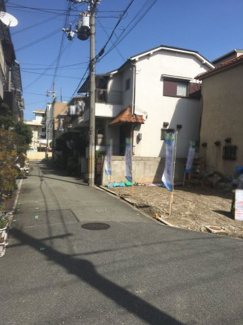 【前面道路含む現地写真】