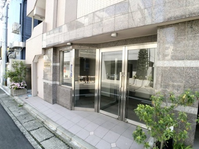 【エントランス】 | ロイヤルコーポ産興