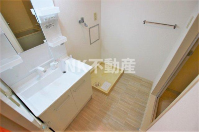 【洗面所】 | メゾンプランシェール | 忙しい朝には欠かせない洗面所です