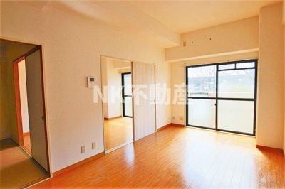 【居間・リビング】 | メゾンプランシェール | ゆったり過ごせる居間です